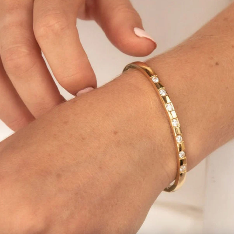 Shine Gold Bangle